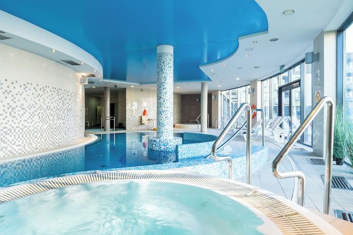 Pool 17 of 34