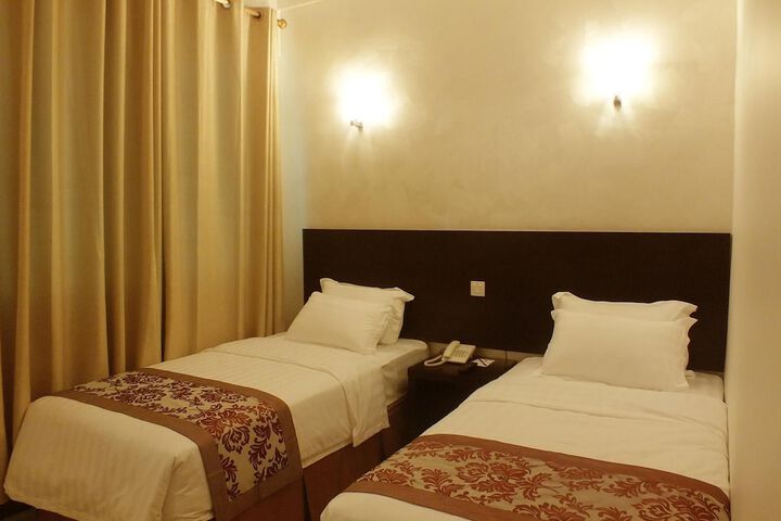 Room 5 of 24
