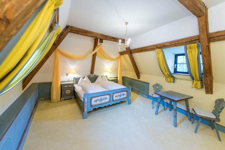 Room 3 of 29