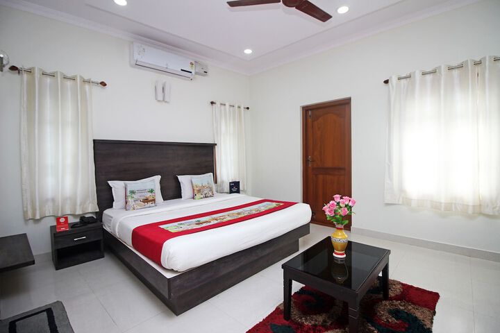 Room 8 of 18