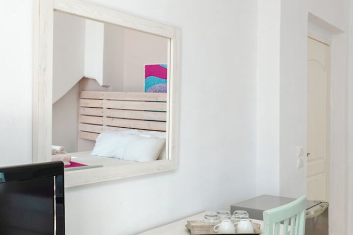 Room 100 of 297