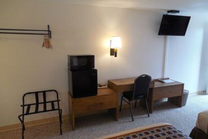 Room 34 of 98