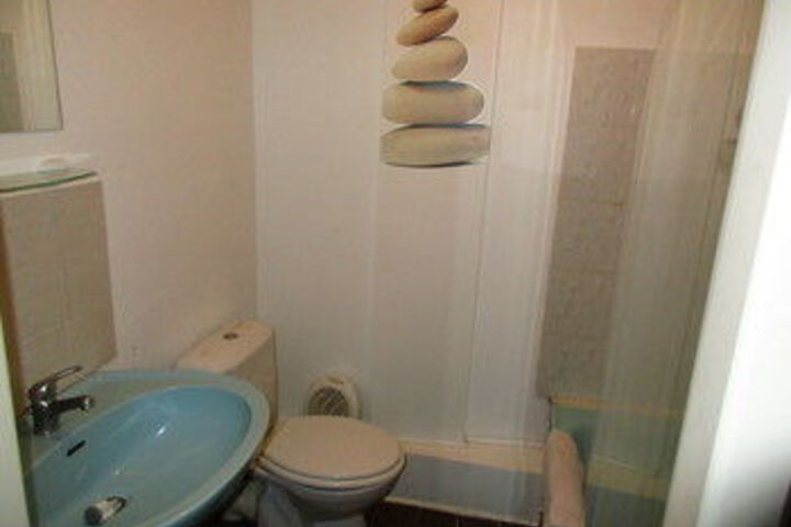 Room 6 of 36