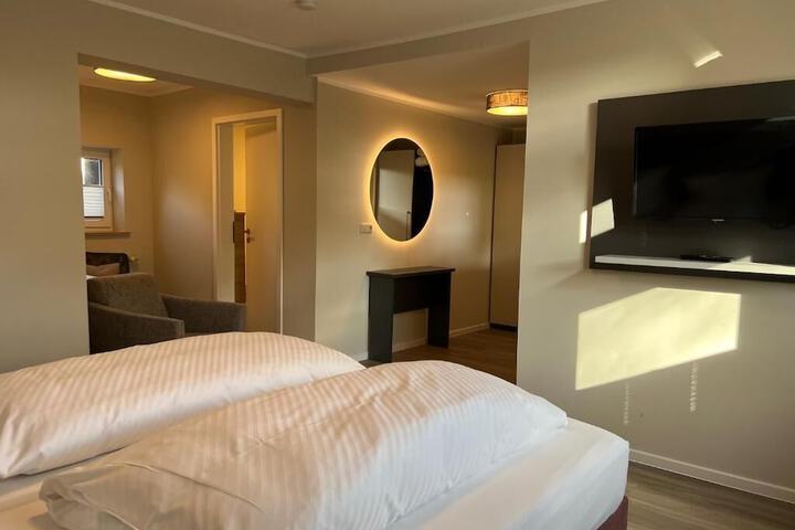 Room 2 of 27