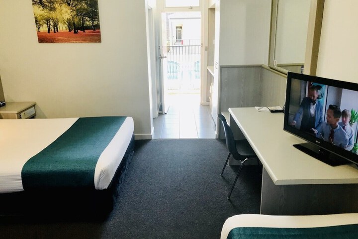 Room 27 of 53