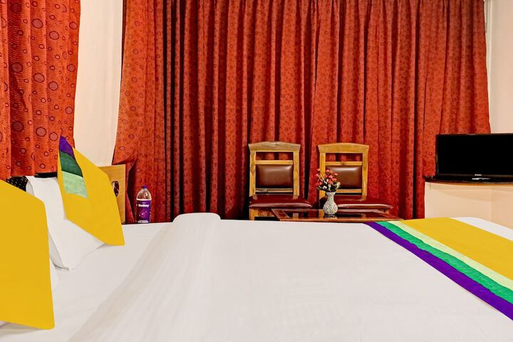 Room 9 of 17