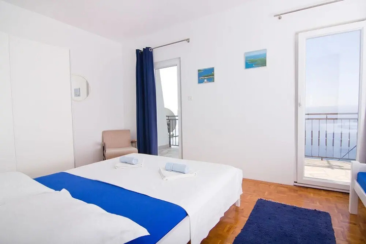 Room 2 of 16