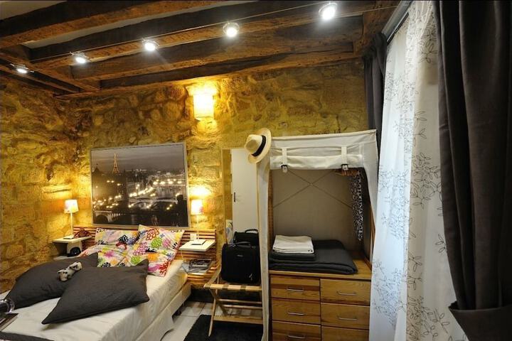 Room 2 of 648