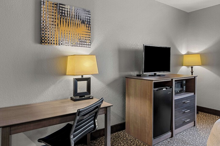 1 King Bed High Speed Internet Micrwave Refridgerator Coffee Maker Full Breakfast (27 of 27)
