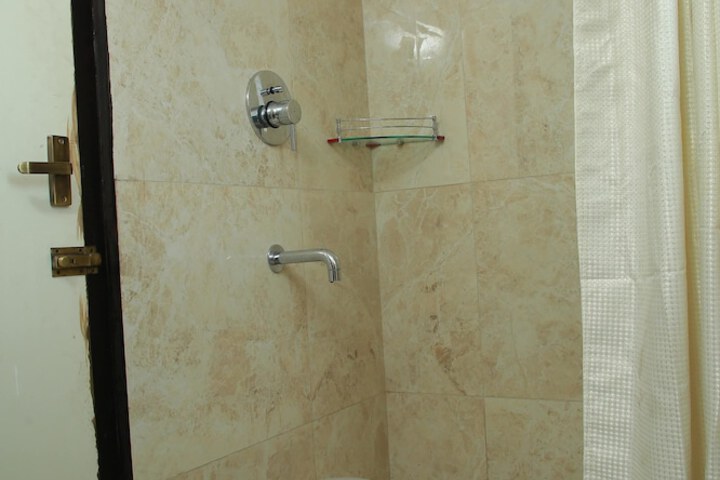 Room 13 of 28