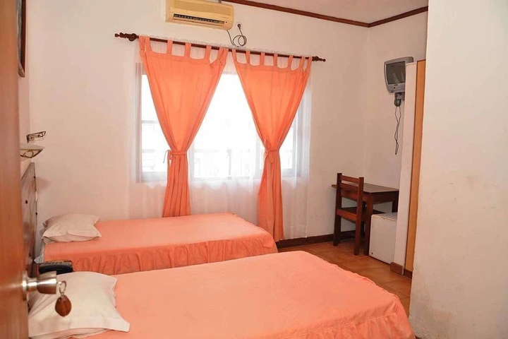 Room 7 of 18