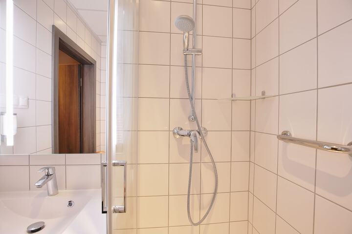 Room 14 of 32