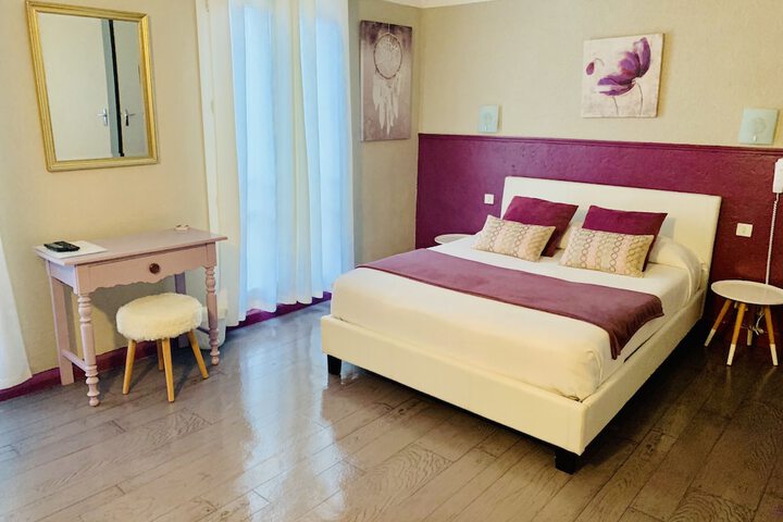 Room 5 of 22