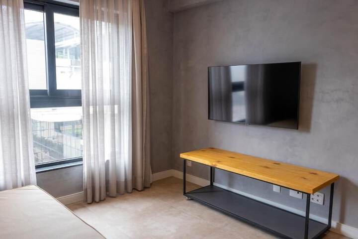 Room 72 of 100