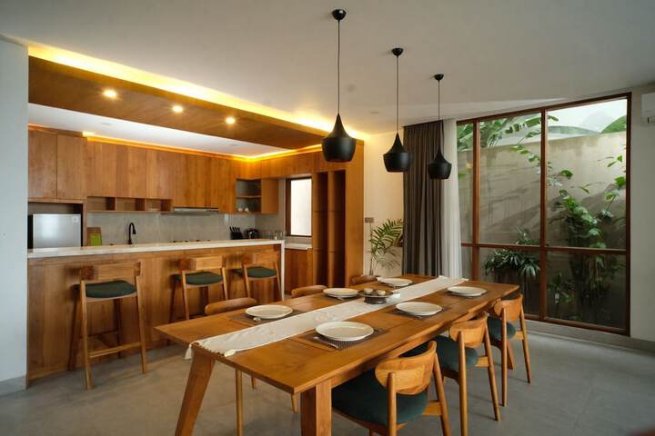 Dining 5 of 7