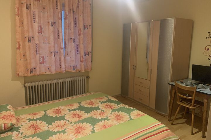 Room 6 of 21