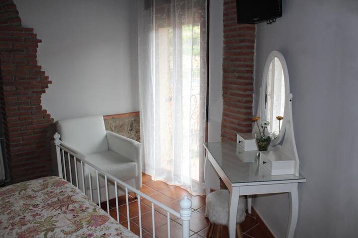 Room 6 of 67