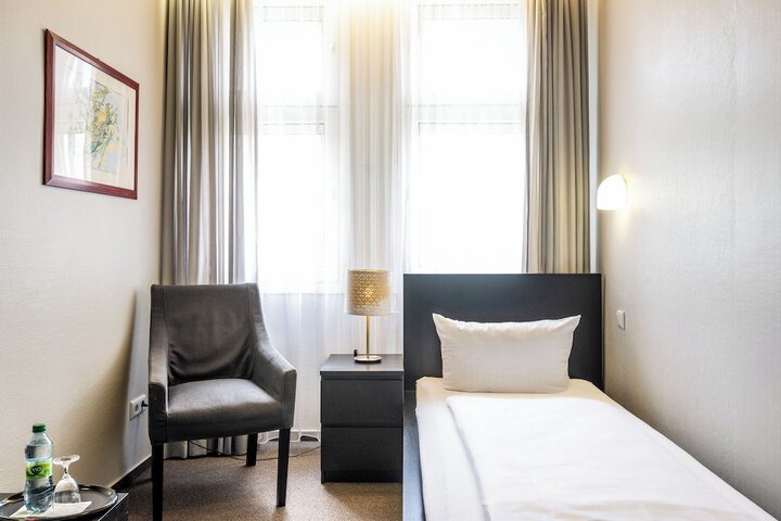Room 57 of 103