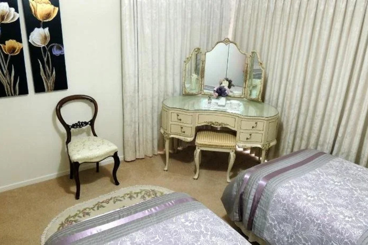 Room 4 of 14
