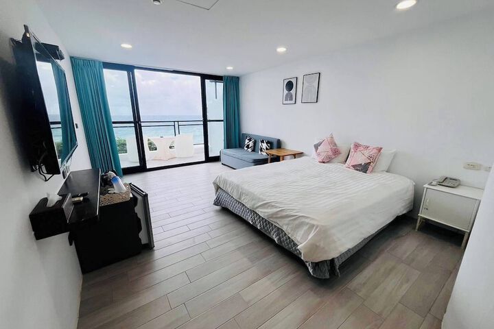 Room 10 of 40