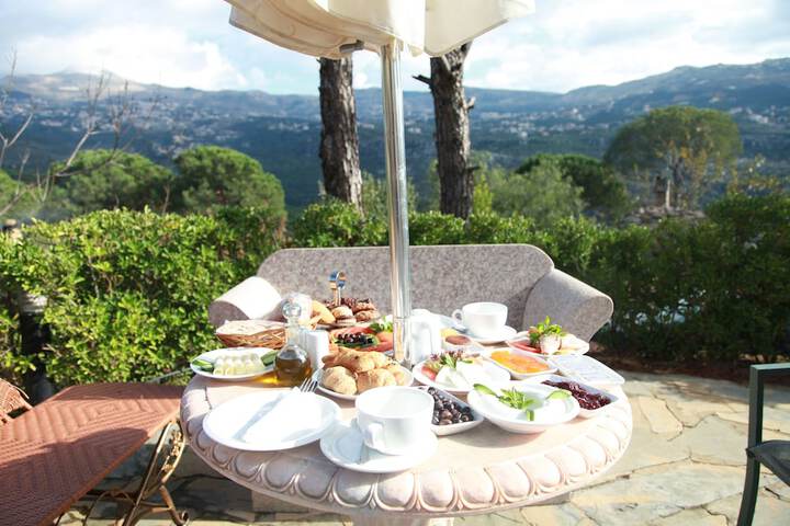 Breakfast/Coffee Service 49 of 68
