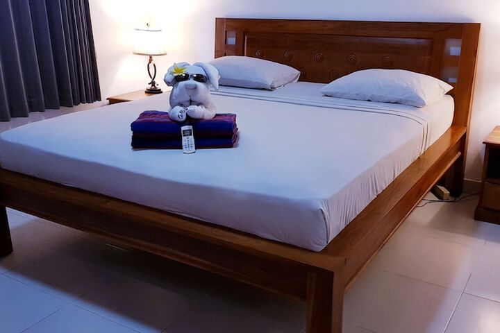 Room 18 of 110