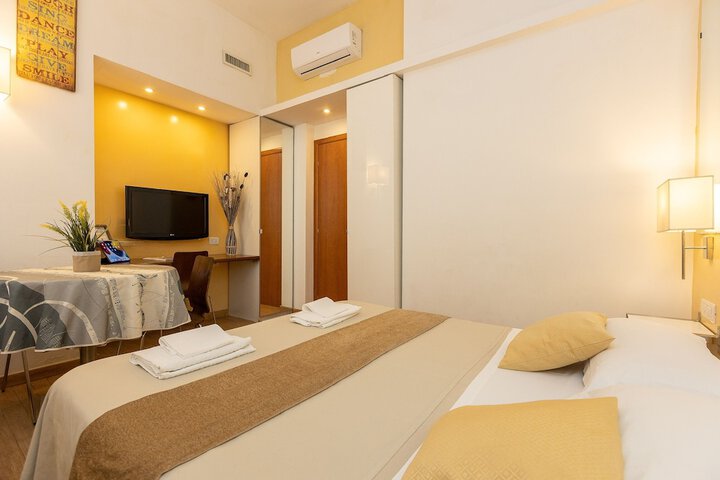 Room 30 of 79