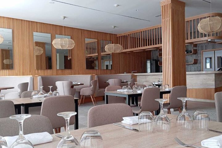 Dining 109 of 147