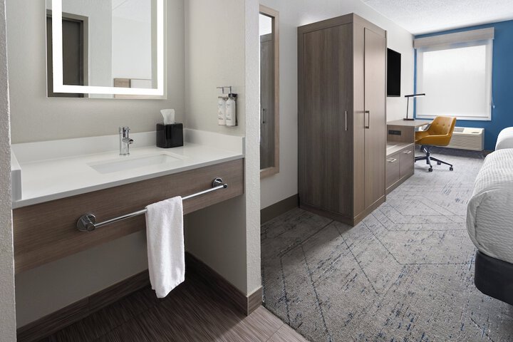 Room amenity
