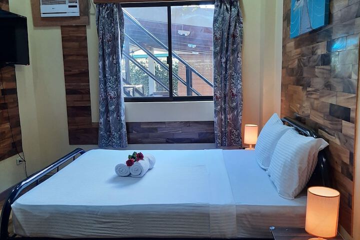 Room 6 of 47