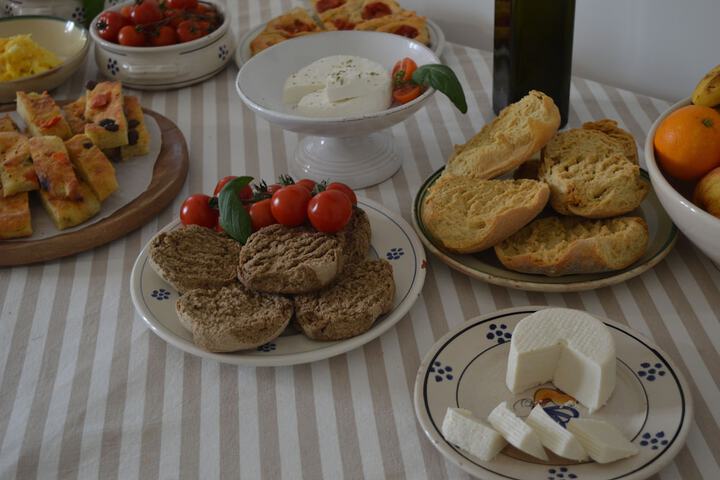 Dining 60 of 96