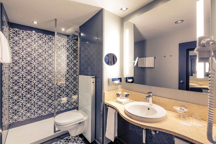 Room 45 of 145