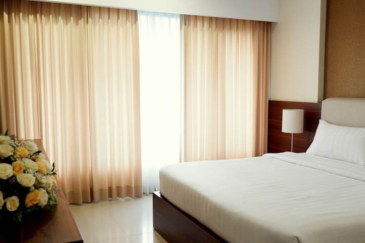 Room 6 of 53