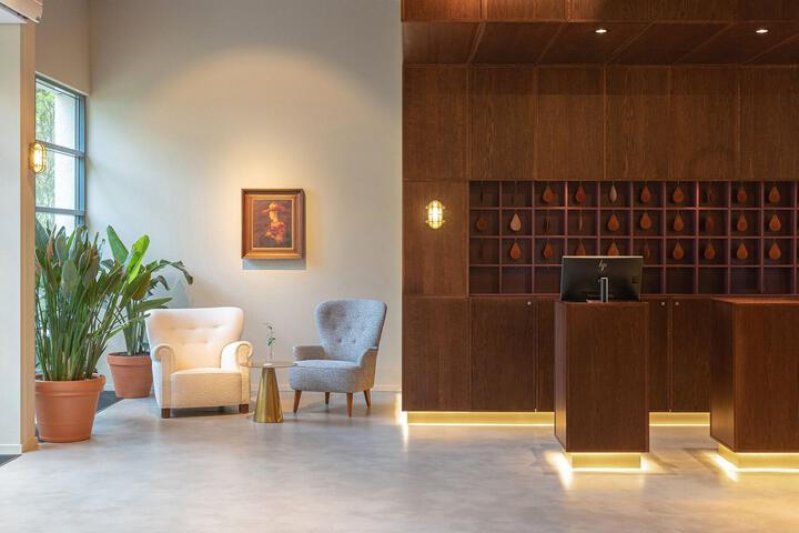 Guest Lobby