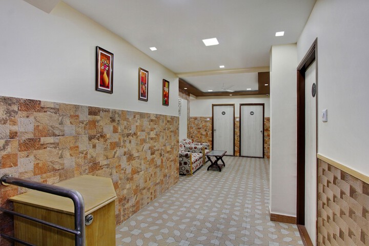 Ballroom/Hall 26 of 29