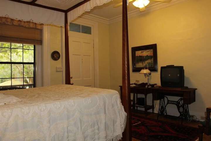 Room 15 of 109