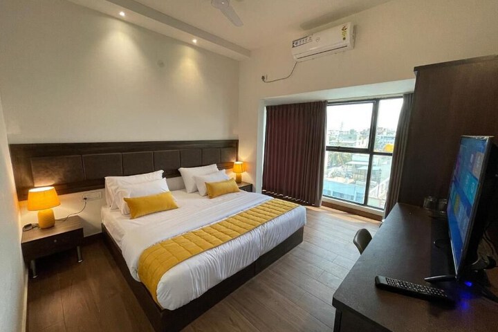 Room 4 of 34