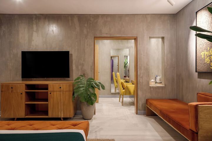 Room 42 of 61