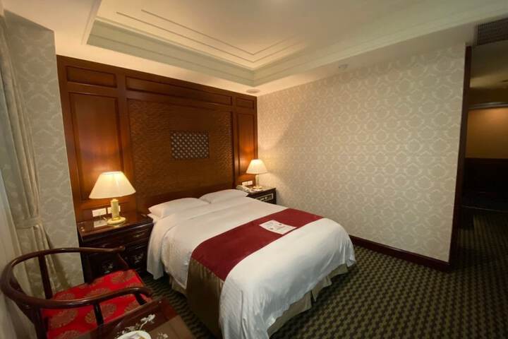 Room 4 of 46
