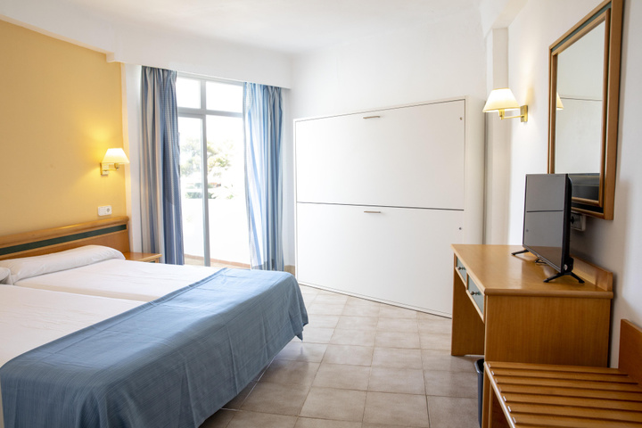 Room 26 of 48