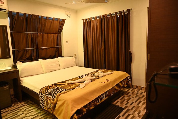 Room 8 of 20