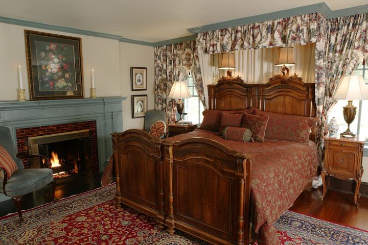 Room 16 of 100
