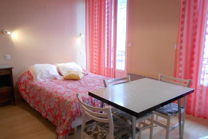 Room 4 of 50