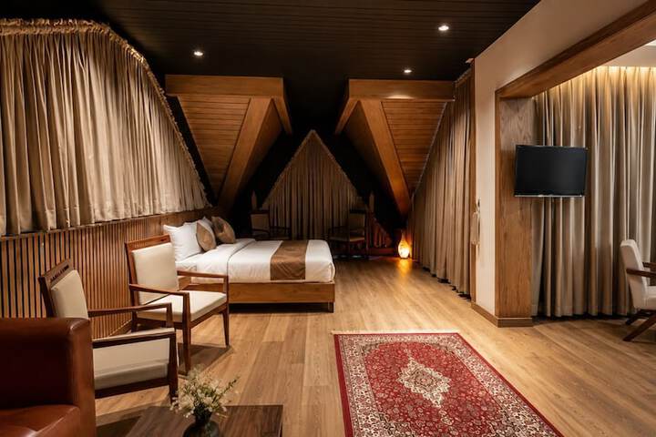 Room 23 of 57