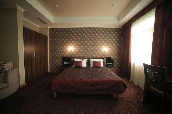 Room 10 of 44