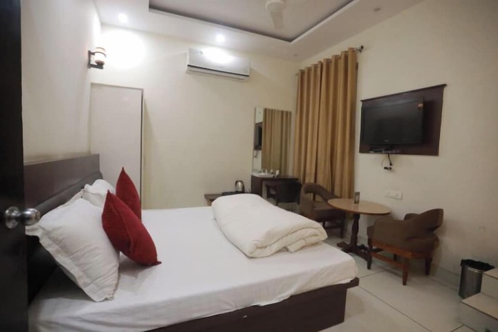 Room 15 of 46