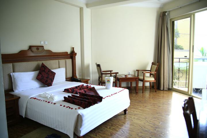Room 15 of 18