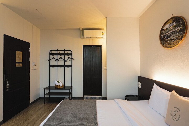 Room 89 of 142