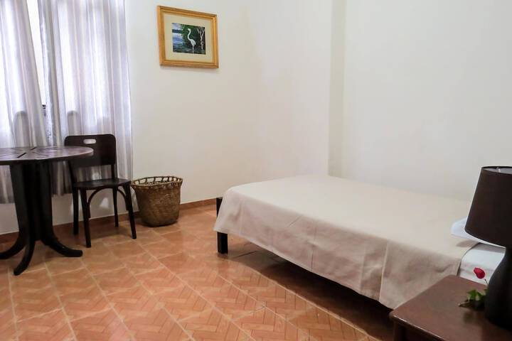 Room 46 of 143