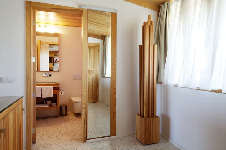 Room 32 of 54